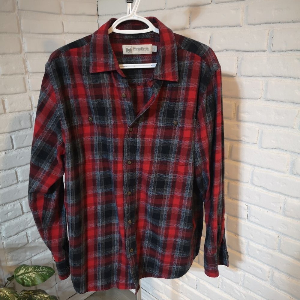Wind River Outfitting Co. Men's Size Large red & Blue Plaid Button Front Shirt